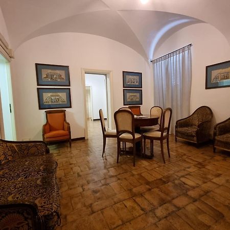 Luxury 2 Bedroom Apartment In The Heart Of Roma Exterior photo