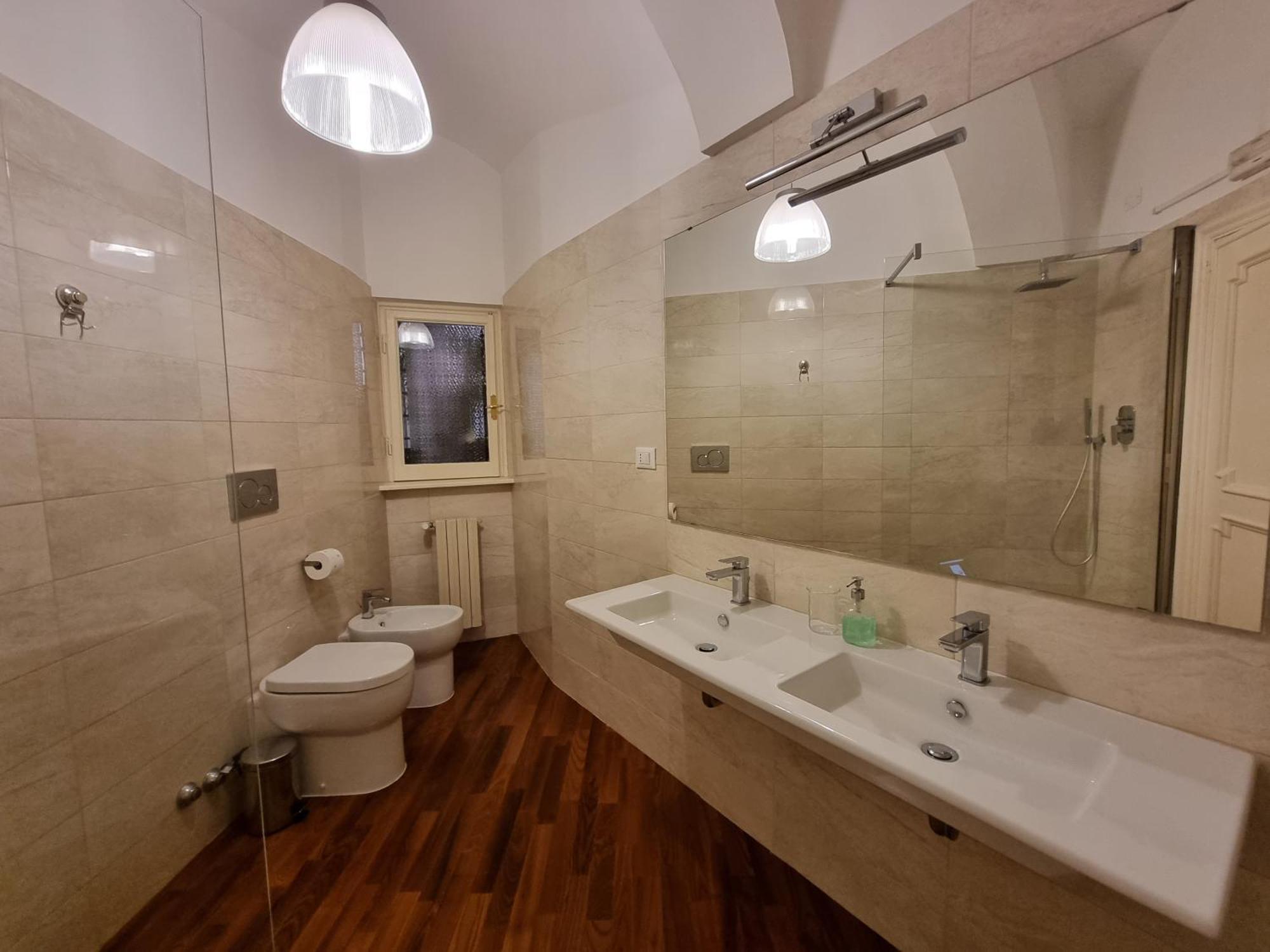Luxury 2 Bedroom Apartment In The Heart Of Roma Exterior photo