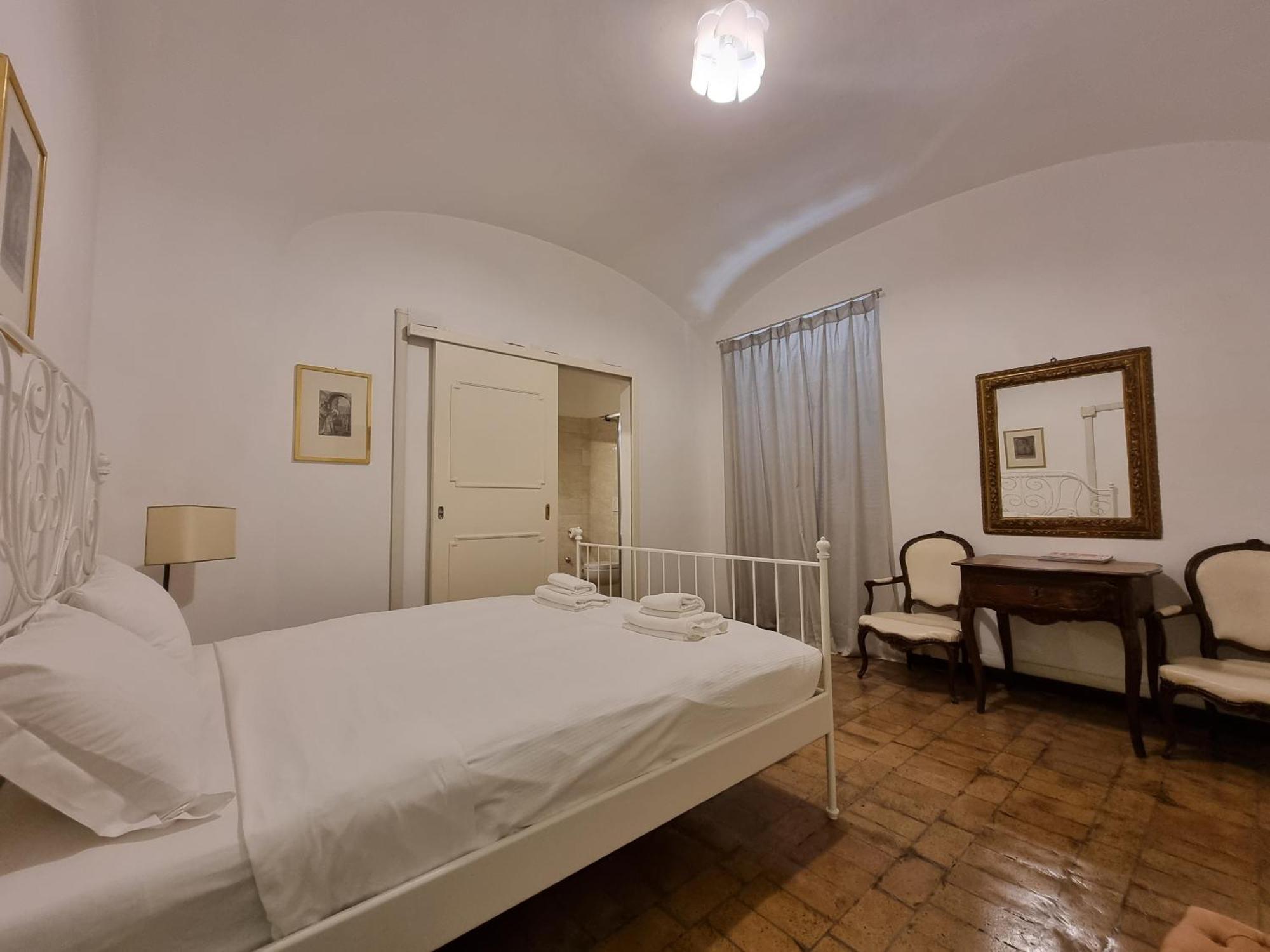 Luxury 2 Bedroom Apartment In The Heart Of Roma Exterior photo